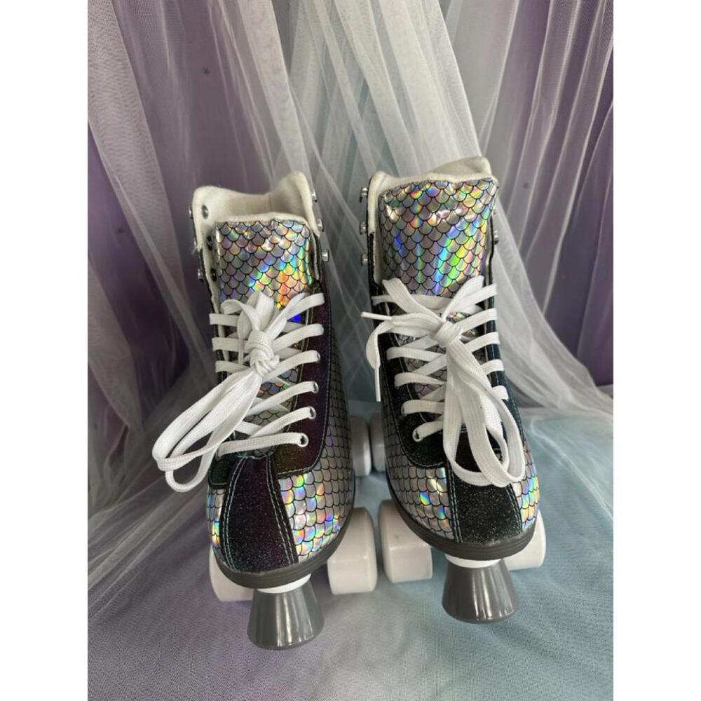 C&C California Silver mermaid roller skates